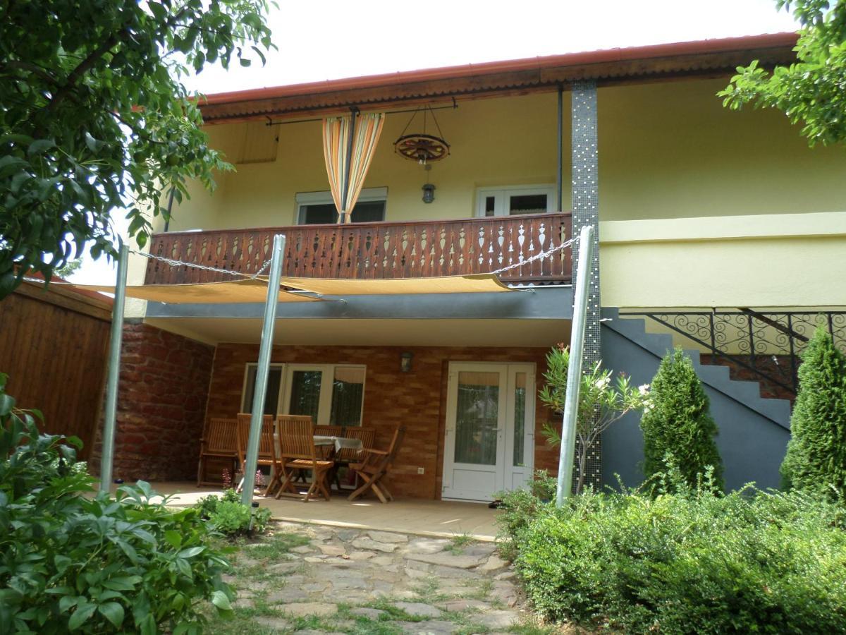 Szabadido Vendeghaz Apartment Révfülöp Exterior foto